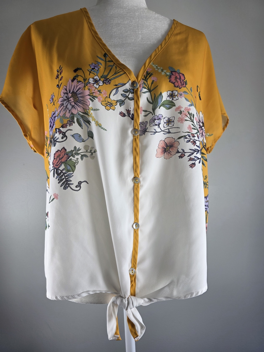 Signature Studio Mustard Yellow & Ivory Floral Tie-Front Blouse Size Medium